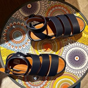 Fit Flop Eloise sandal. Size 6